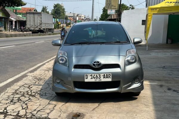 TOYOTA YARIS 1.5 S MT - 2013