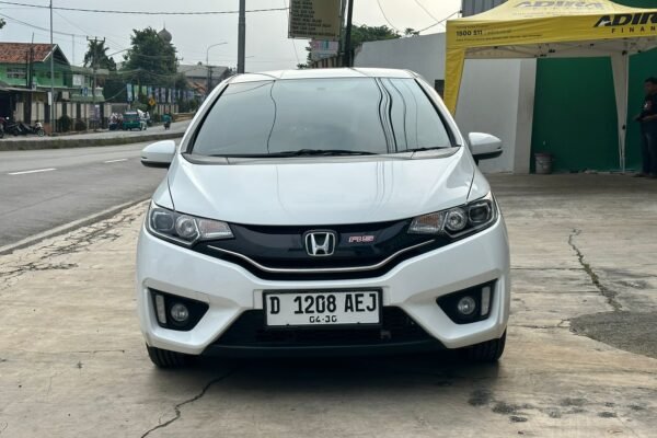 HONDA NEW JAZZ 1.5 RS CVT - 2016