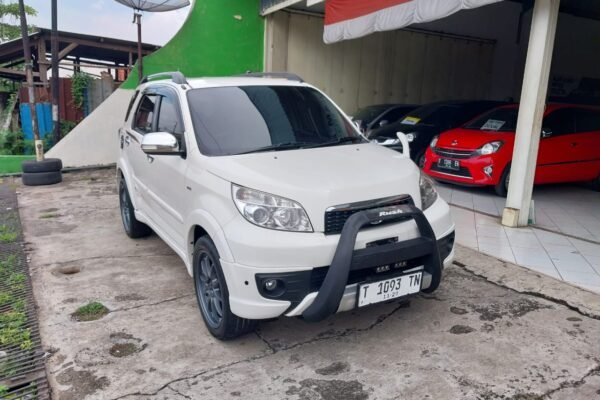 TOYOTA RUSH 1.5 S MT 2014