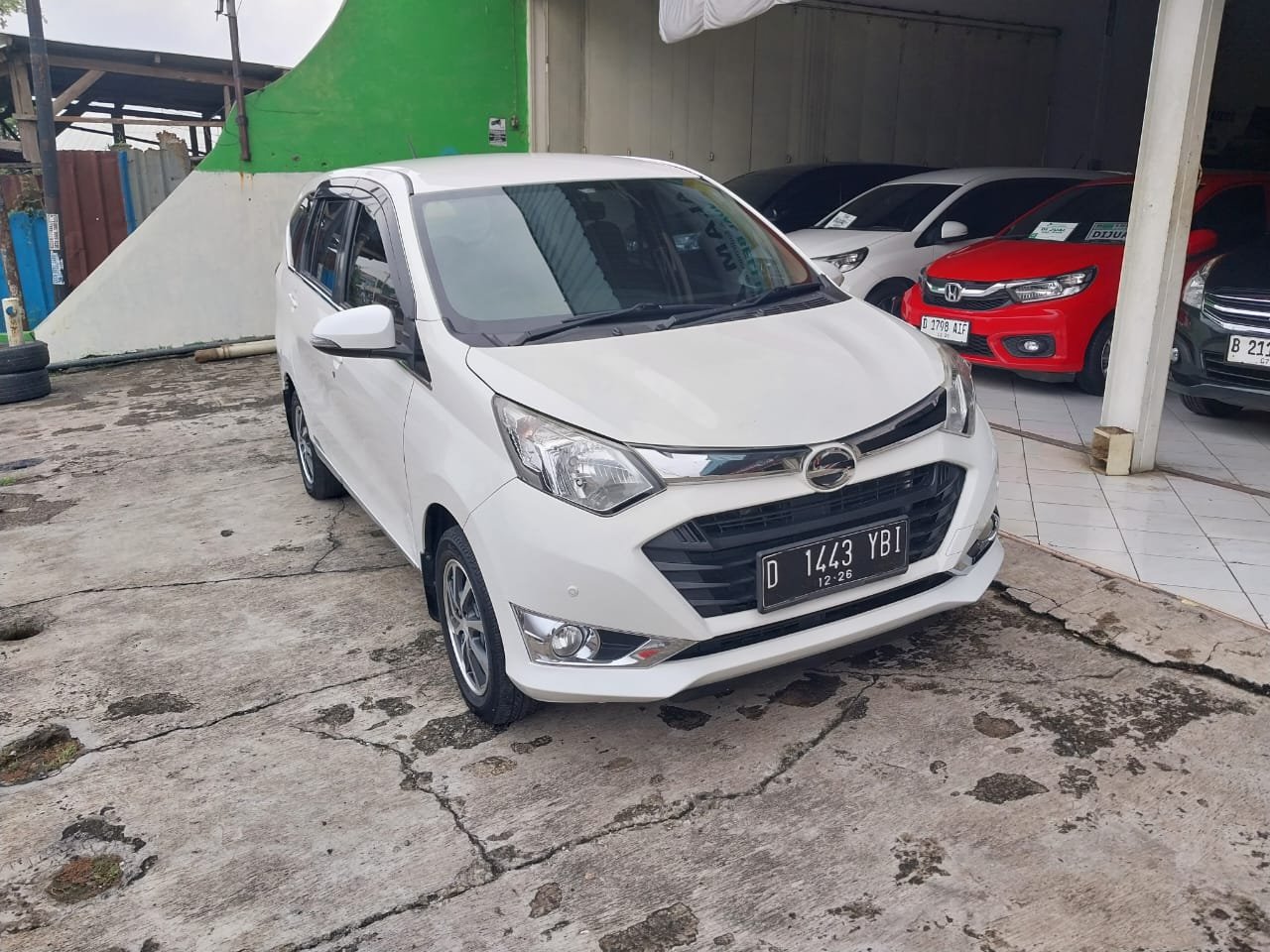 DAIHATSU SIGRA 1.2 R AT 2016