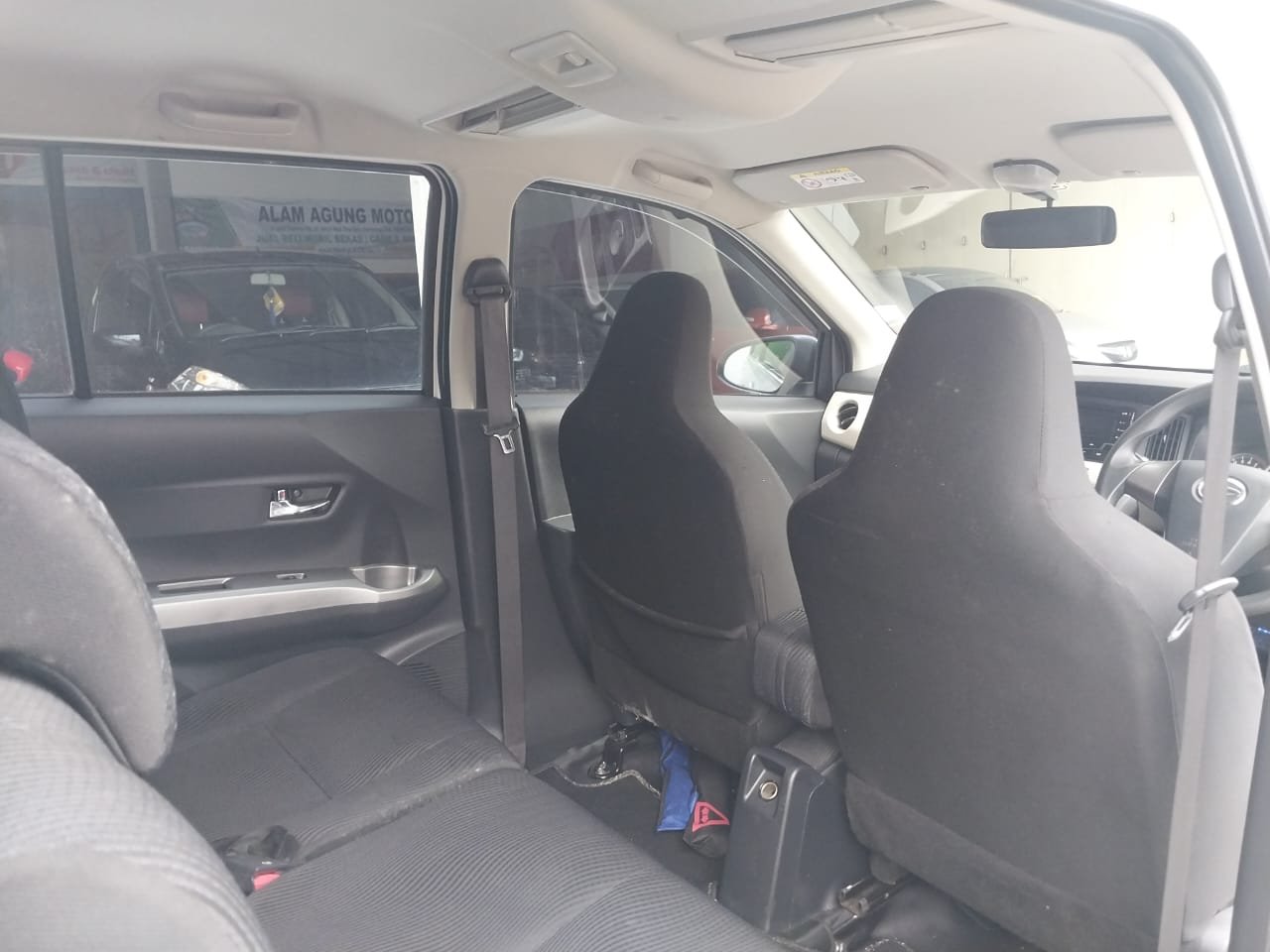 DAIHATSU SIGRA 1.2 R AT 2016