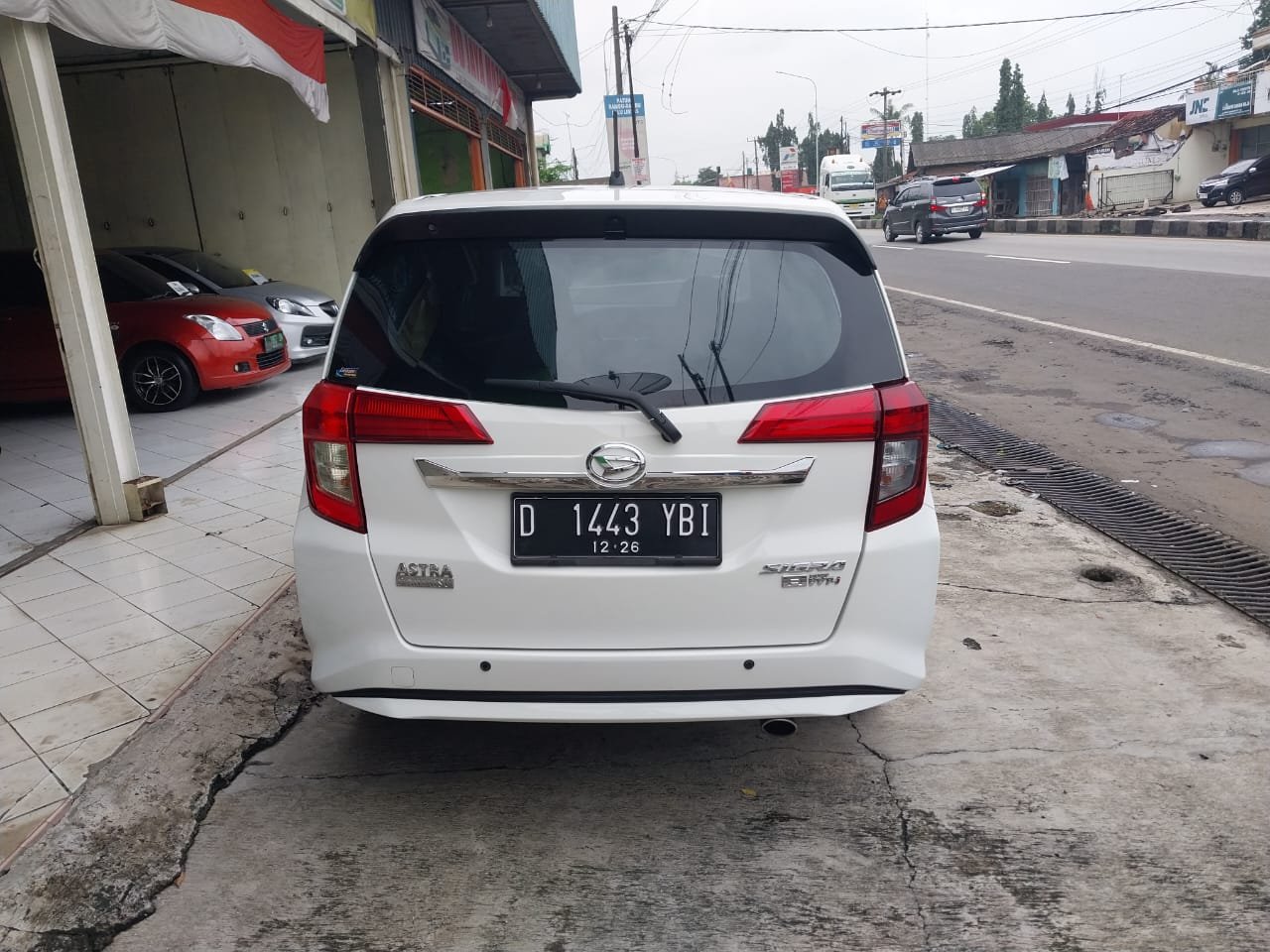 DAIHATSU SIGRA 1.2 R AT 2016