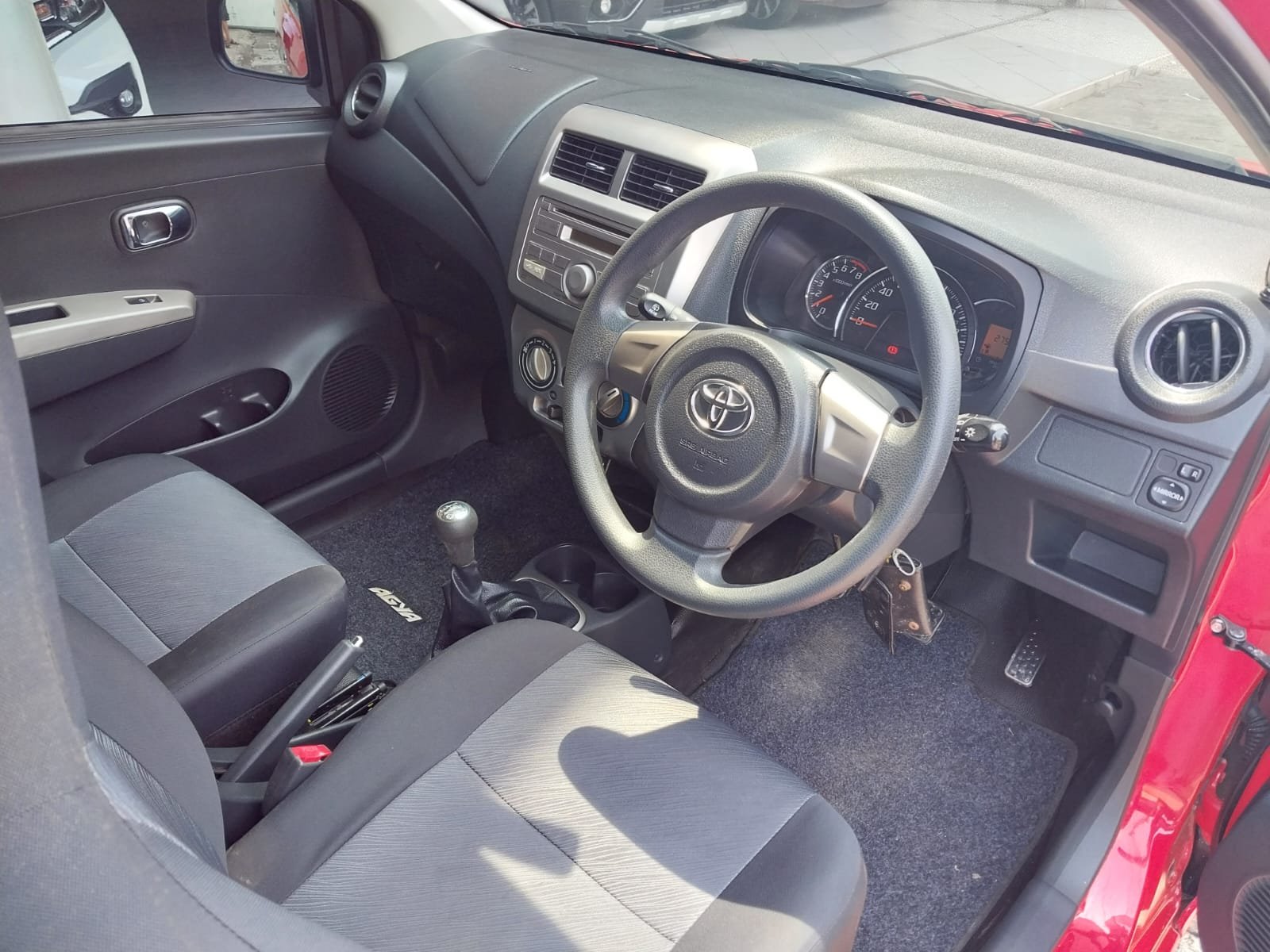 TOYOTA AGYA 1.0 G MT 2016