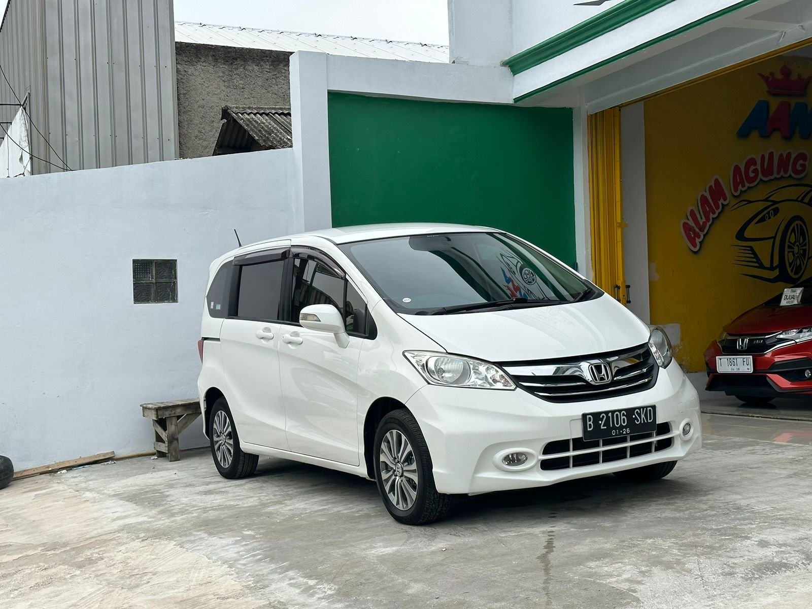HONDA FREED 1.5 S AT 2015
