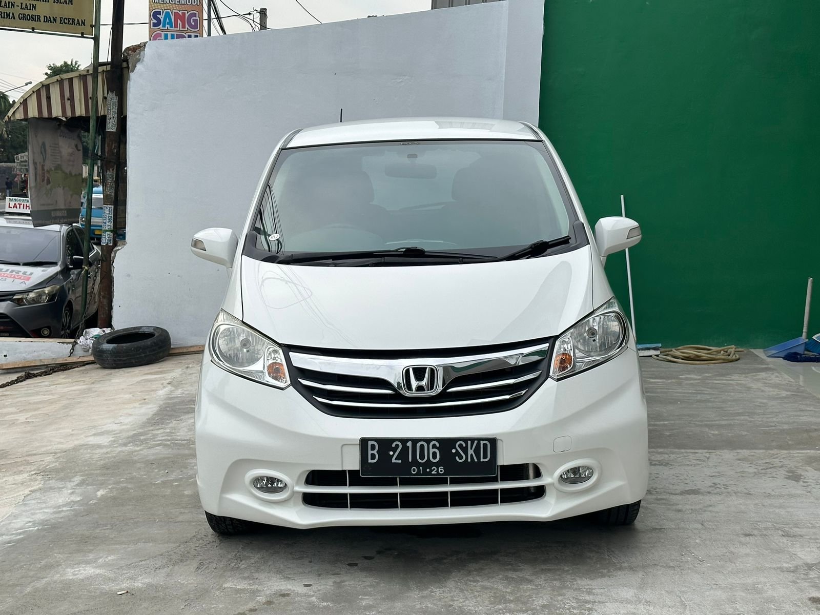 HONDA FREED 1.5 S AT 2015