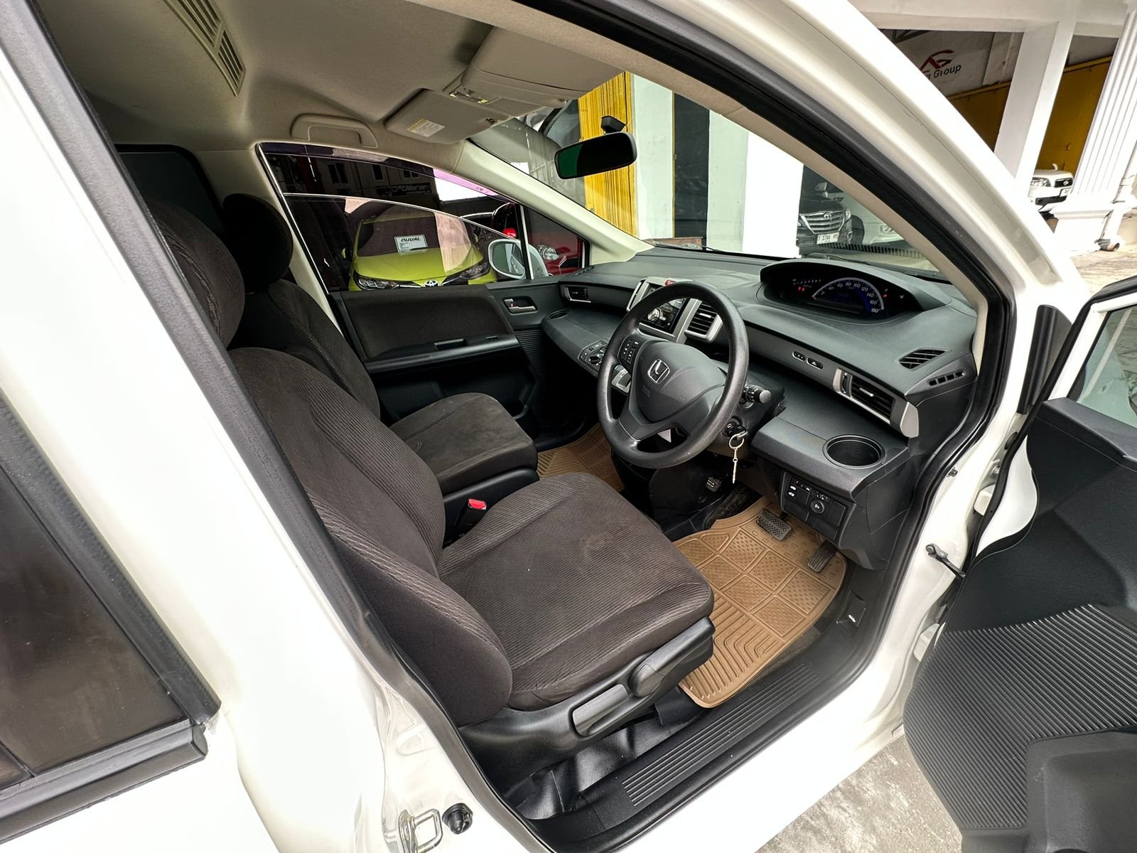 HONDA FREED 1.5 S AT 2015