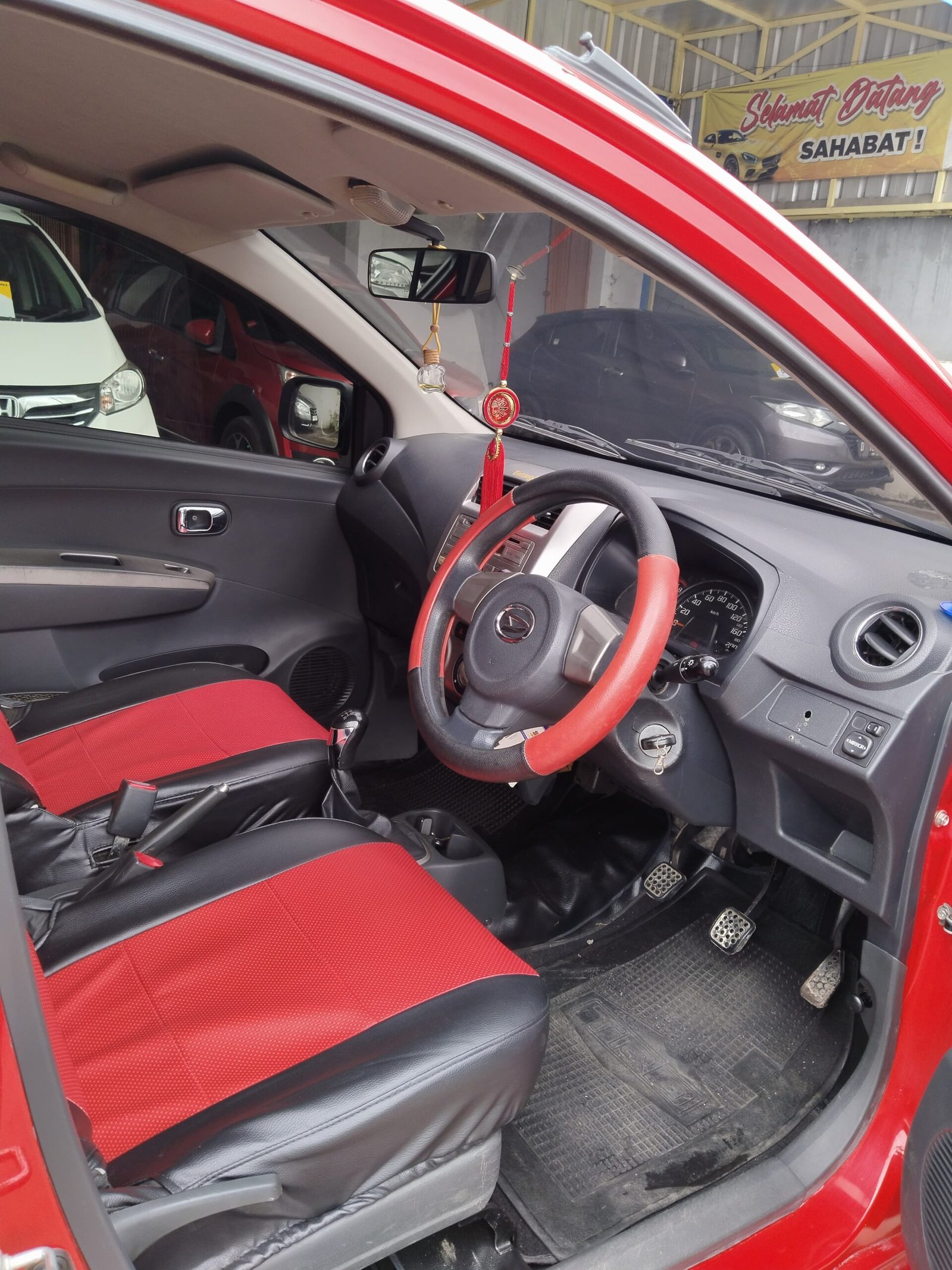 DAIHATSU AYLA 1,0 X MT 2015
