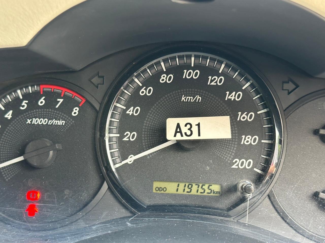 TOYOTA INNOVA 2.0 G MT 2013