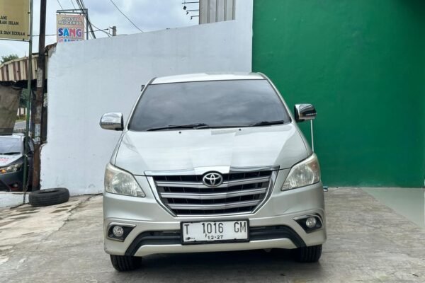 TOYOTA INNOVA 2.0 G MT 2013