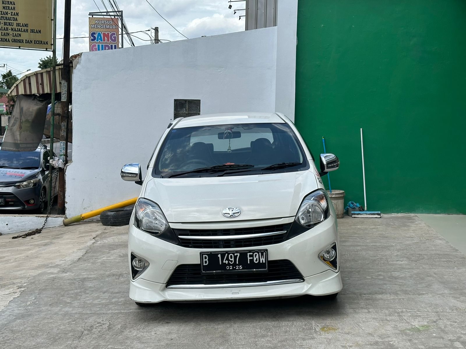 TOYOTA AGYA 1.0 G MT 2015