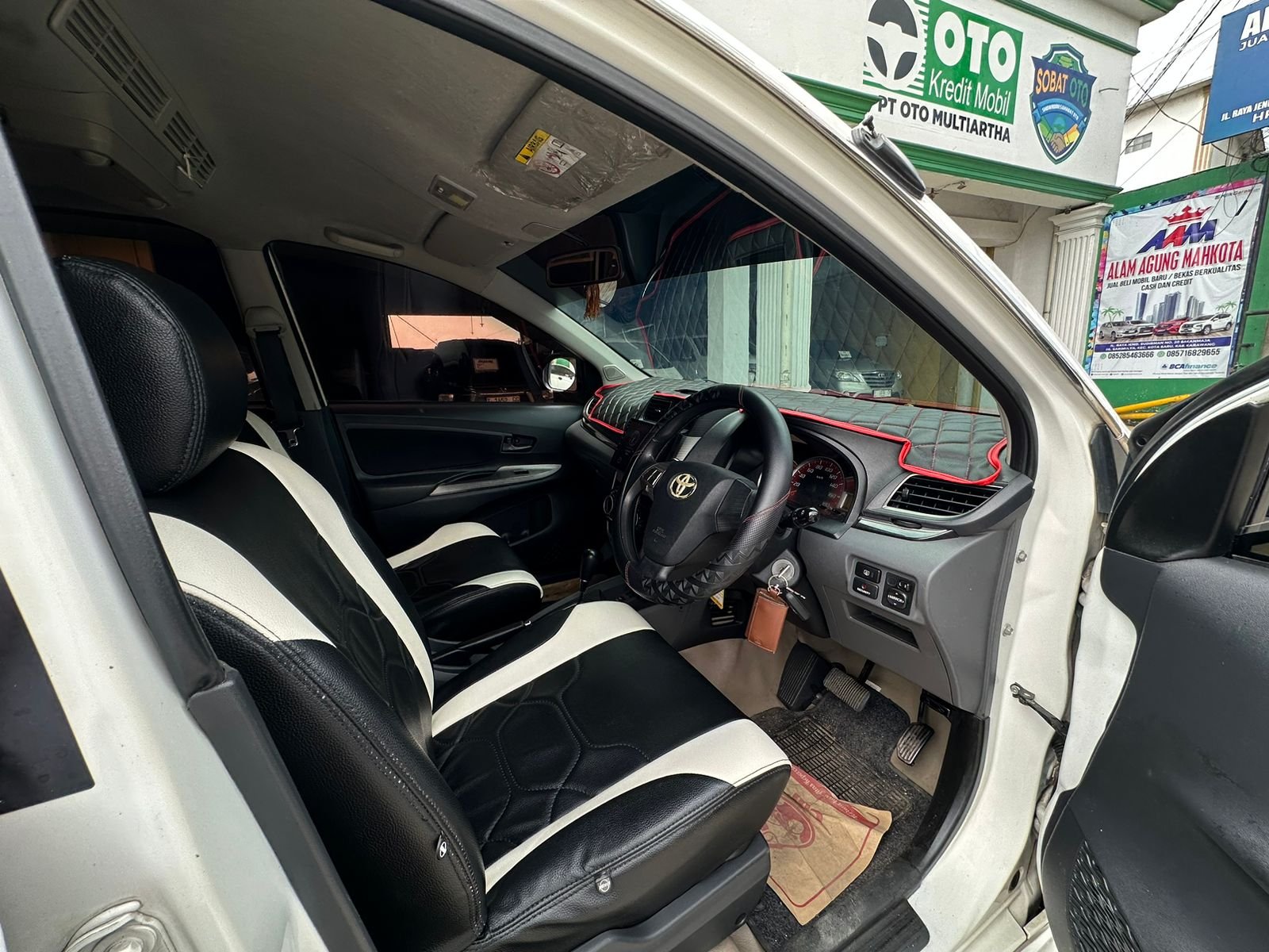 TOYOTA AVANZA VELOZ 1.5 AT 2014