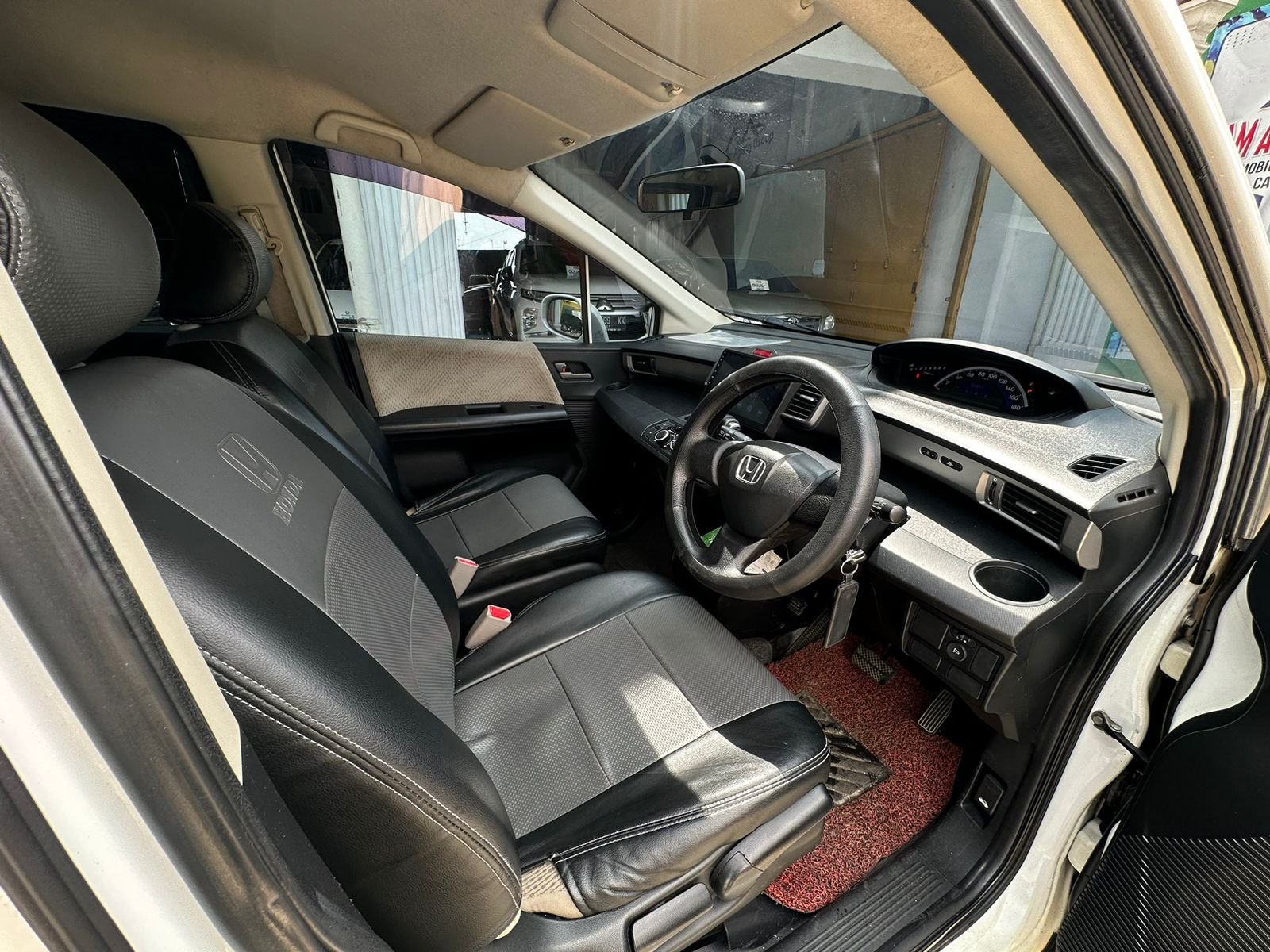 HONDA FREED 1.5 S AT 2012