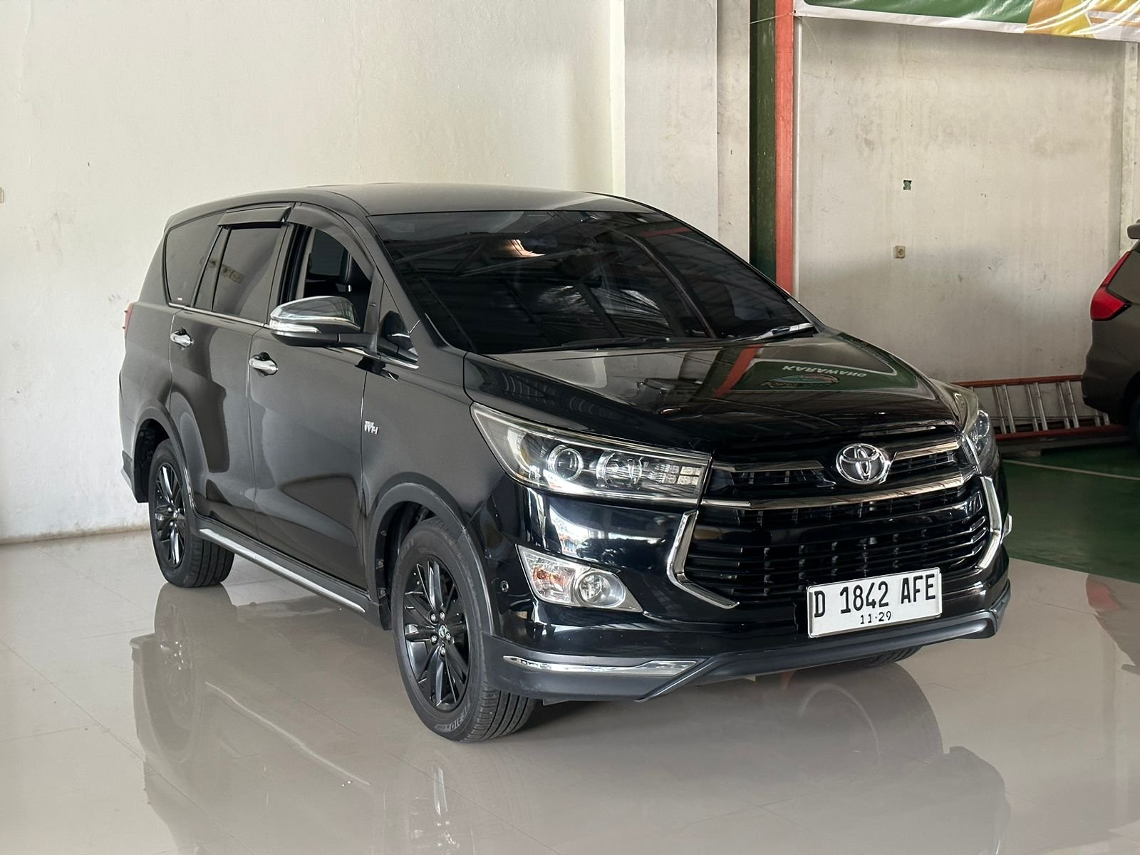 TOYOTA KIJANG INNOVA VENTURER 2.0 AT
