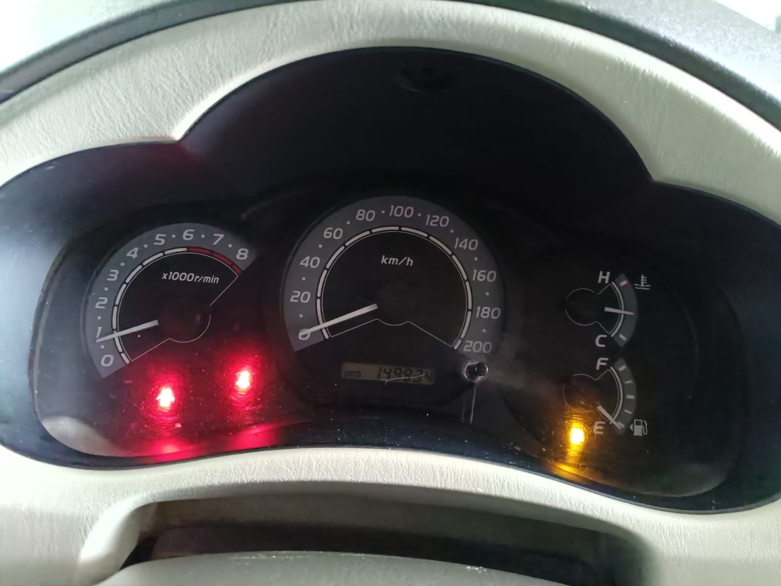 TOYOTA INNOVA E AT 2011