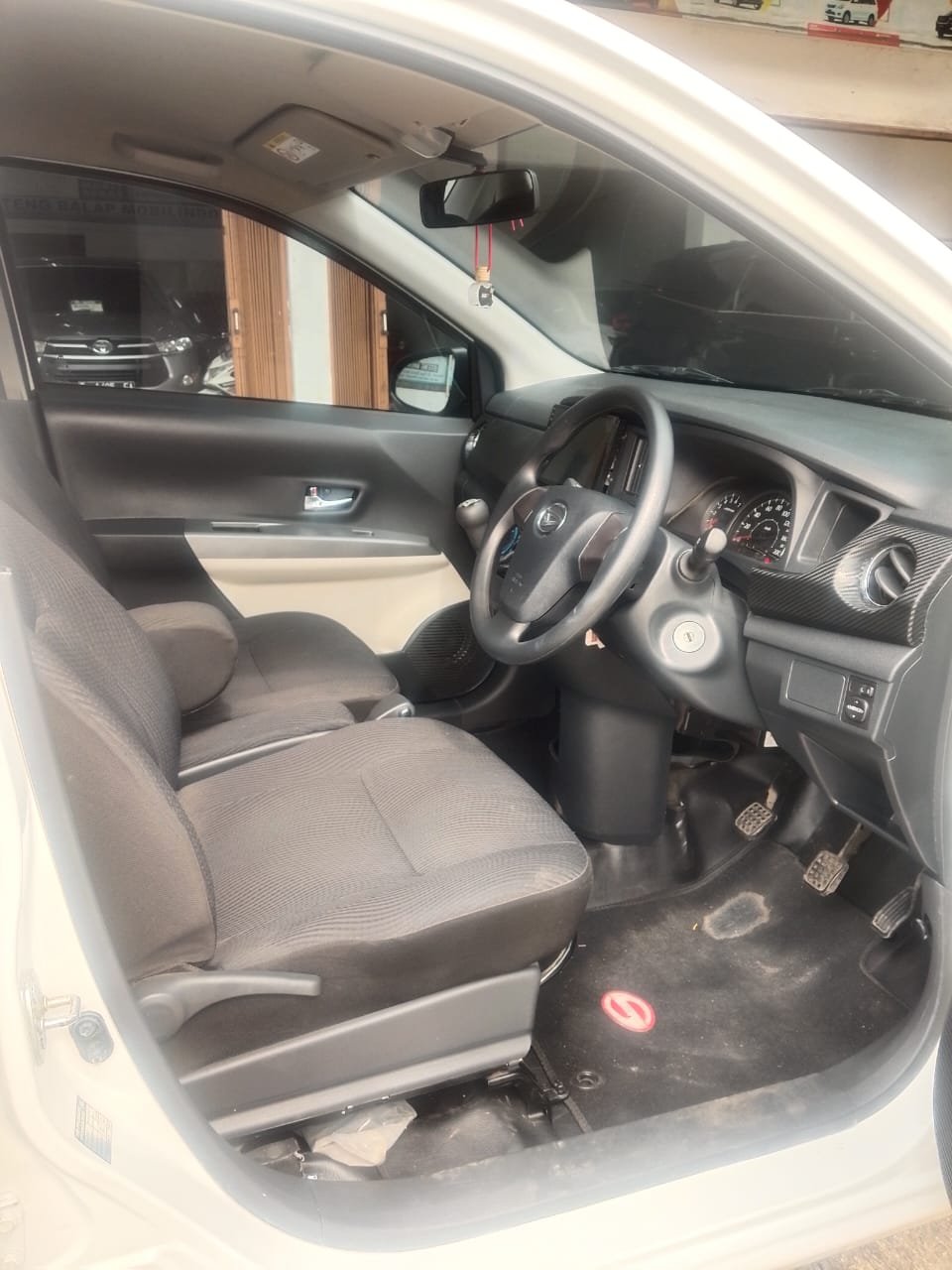 DAIHATSU SIGRA 1.2 R MT 2019