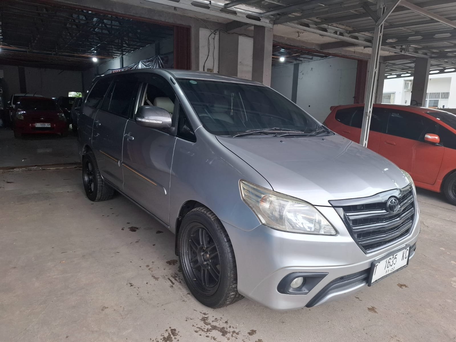 KIJANG INNOVA 2.4 DIESEL AT 2015