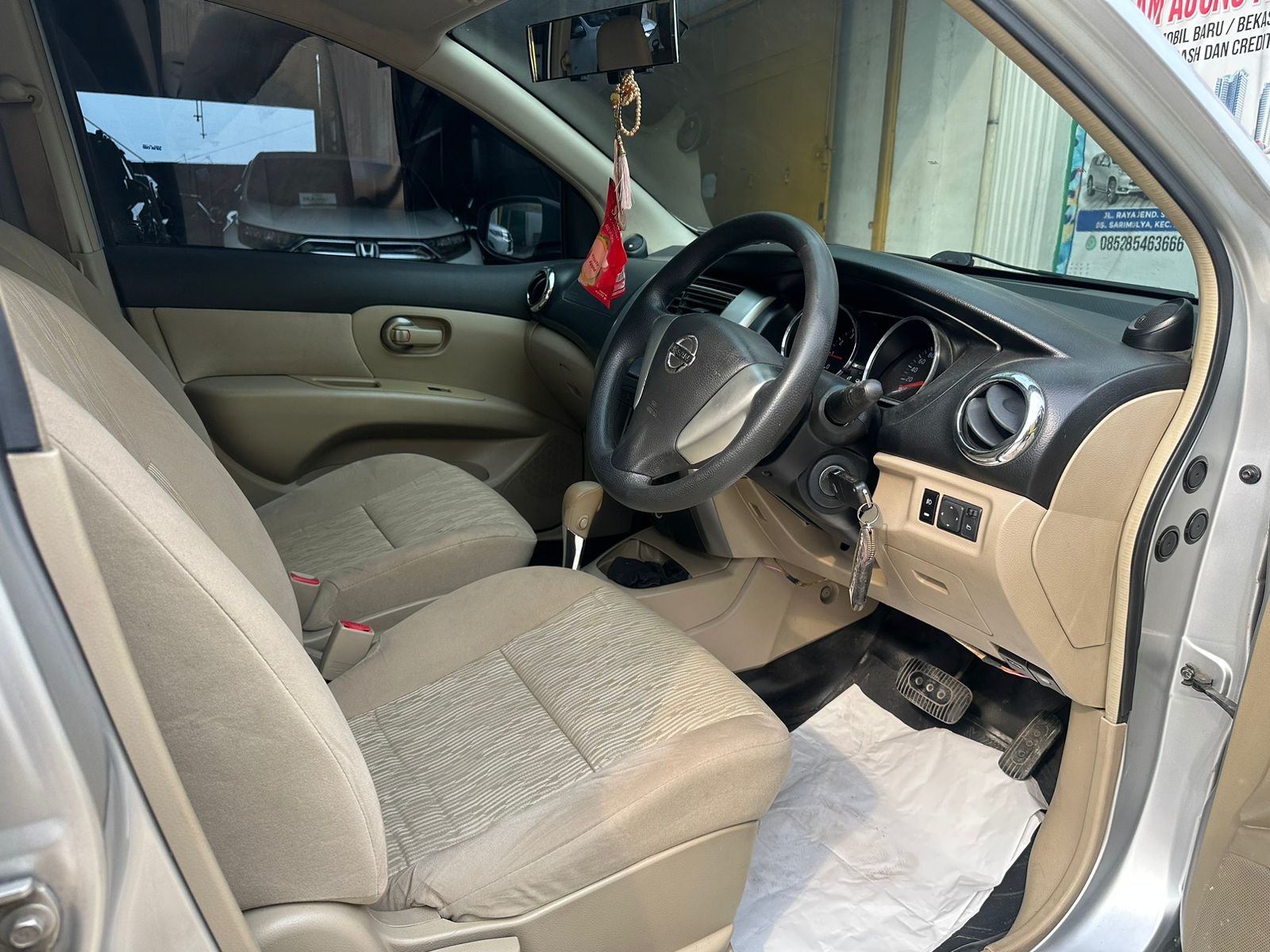 LIVINA 1.5 SV AT 2014