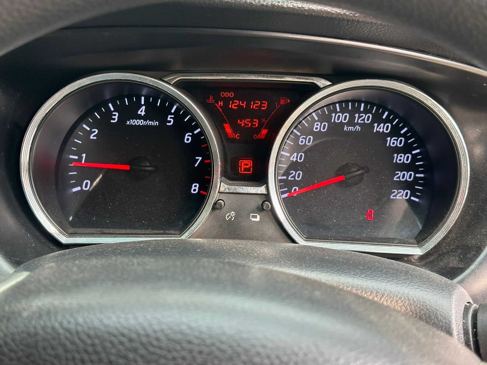 LIVINA 1.5 SV AT 2014