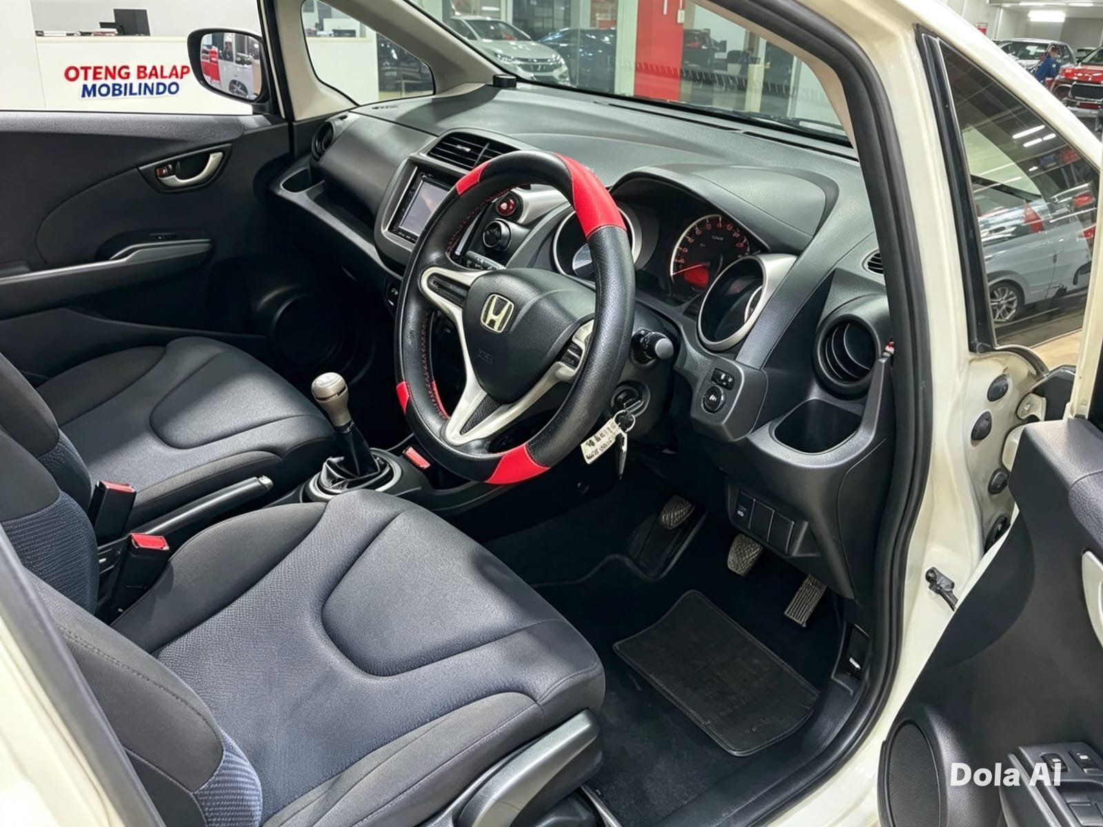 JAZZ 1.5 S MT 2012