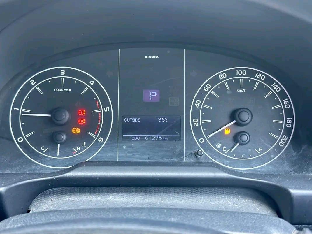 INNOVA REBORN 2.4 G AT DIESEL 2019